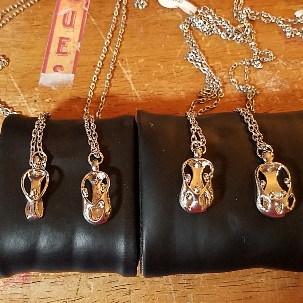 Mother & Child or Children Silver Tone 24" Chain. mom